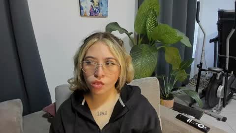 ccuteass online show from 12/04/24, 11:30