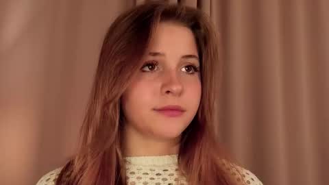 Lina  online show from 12/05/25, 08:27