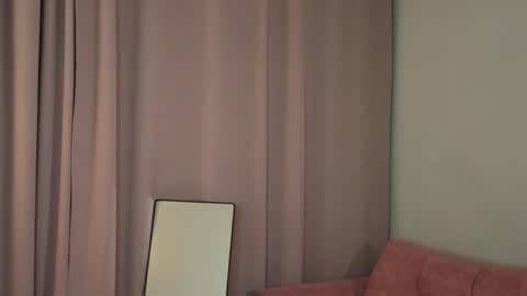 Snapshot of ceceliapidcock chatting on 04/12/26, 06:24 Lina online show from 04/12/26, 06:24