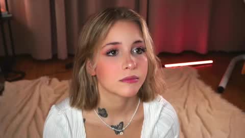 Lina  online show from 06/07/26, 07:39