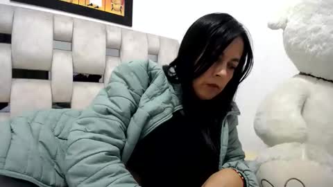 Snapshot of cecihotty4u chatting on 02/02/26, 01:15 ceci online show from 02/02/26, 01:15