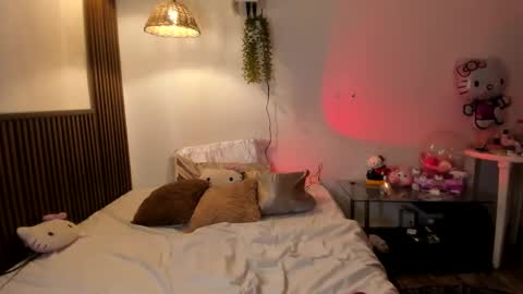 CEDRELARYAN online show from 10/27/25, 03:49