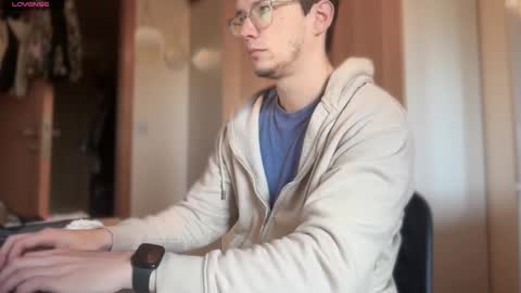 Snapshot of ceedm91 chatting on 11/04/25, 10:58 ceedm91 online show from 11/04/25, 10:58