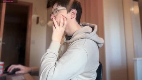 Snapshot of ceedm91 chatting on 11/18/25, 10:20 ceedm91 online show from 11/18/25, 10:20