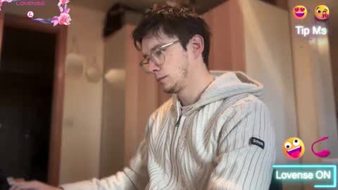 Snapshot of ceedm91 chatting on 11/26/25, 10:16 ceedm91 online show from 11/26/25, 10:16