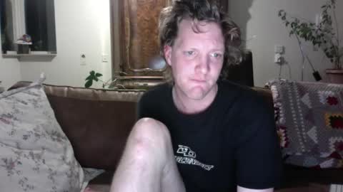 Snapshot of ceezeee chatting on 12/29/24, 05:10 ceezeee online show from 12/29/24, 05:10