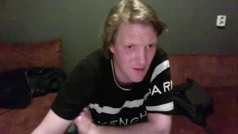 Snapshot of ceezeee chatting on 03/06/26, 03:03 ceezeee online show from 03/06/26, 03:03