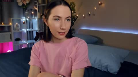 Snapshot of cel1ne_secret chatting on 03/06/25, 02:09 Josie Manesi online show from 03/06/25, 02:09