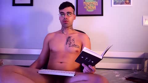 Snapshot of celesluddenn chatting on 11/02/25, 08:33 Celes online show from 11/02/25, 08:33