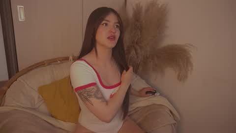 Snapshot of celeste_angel1 chatting on 10/03/25, 08:39 Diane Independent model online show from 10/03/25, 08:39