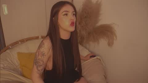 Diane Independent model online show from 11/11/25, 08:20