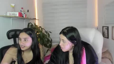 celeste_bonnet1 online show from 10/10/25, 11:37