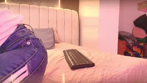 Snapshot of celeste_moonx chatting on 01/17/26, 11:59 Celeste online show from 01/17/26, 11:59