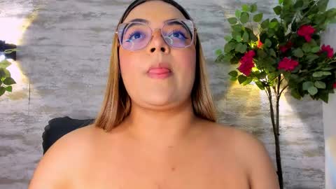 Snapshot of celestemc_26 chatting on 10/18/25, 03:53 CELESTE online show from 10/18/25, 03:53