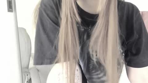 Snapshot of celestica_rose chatting on 01/05/26, 07:50 Celestica online show from 01/05/26, 07:50