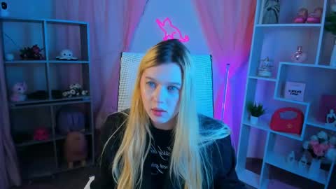Snapshot of celestinemauriac chatting on 05/10/26, 06:02 your cute kitty online show from 05/10/26, 06:02