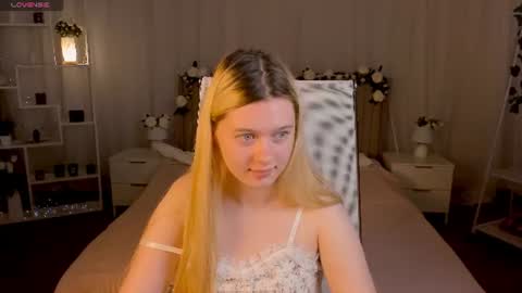 Snapshot of celestinemauriac chatting on 06/12/26, 08:30 your cute kitty online show from 06/12/26, 08:30