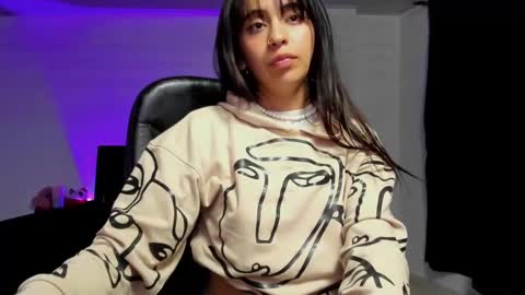 Snapshot of celestinepurple chatting on 03/10/25, 06:27 Celestineeeeee online show from 03/10/25, 06:27