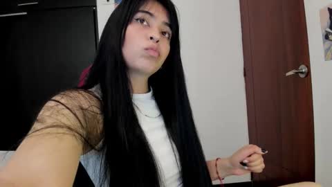 Snapshot of celestinepurple chatting on 09/26/25, 05:39 Celestineeeeee online show from 09/26/25, 05:39