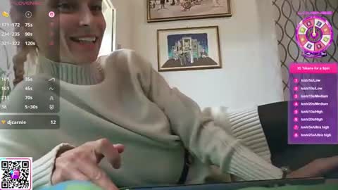 Snapshot of celestynstar chatting on 10/05/25, 04:05 CelestynStar online show from 10/05/25, 04:05