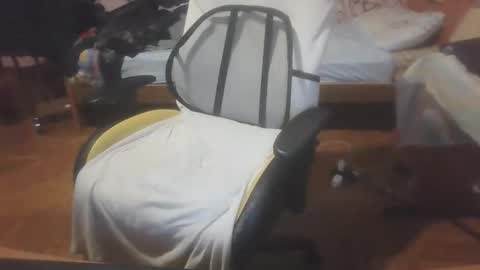 Snapshot of celhoduro99 chatting on 12/13/25, 07:53 celhoduro99 online show from 12/13/25, 07:53