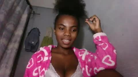 celinah08 online show from 05/02/26, 06:13