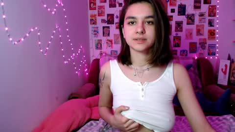 Snapshot of celine_dionn chatting on 01/05/25, 10:43 Celine online show from 01/05/25, 10:43