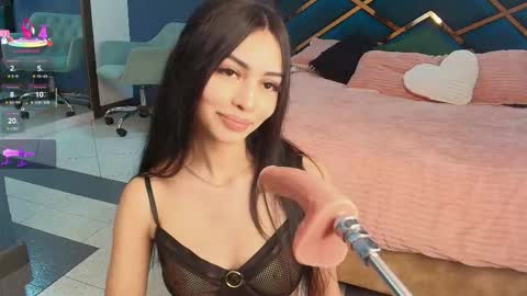 Snapshot of celine_golden chatting on 09/29/25, 05:56 CELINE online show from 09/29/25, 05:56