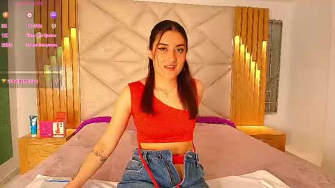 Snapshot of celine_visconti chatting on 05/08/26, 08:58 online show from 05/08/26, 08:58