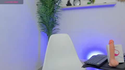 Snapshot of cellesteevans chatting on 12/10/24, 05:44 Celeste online show from 12/10/24, 05:44