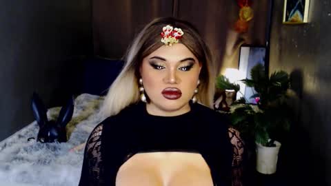 Snapshot of cellinekittcumerr chatting on 12/01/25, 12:04 cellinekittcumerr online show from 12/01/25, 12:04