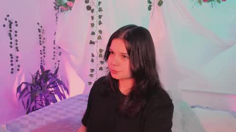 Hello guys my name is Sofi and Lizzie and  Vanessa online show from 01/15/26, 04:06