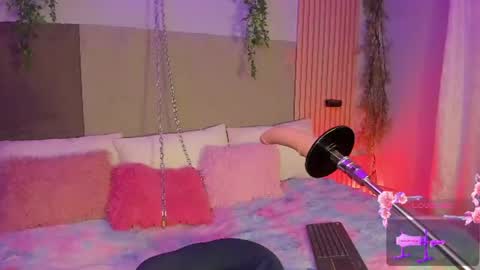 Hello guys my name is Sofi and Lizzie and  Vanessa online show from 06/25/26, 04:11