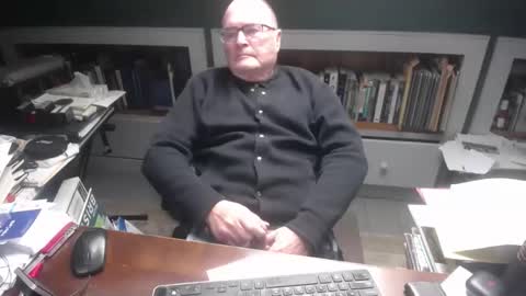 central_square_guy_25 online show from 01/12/26, 05:51