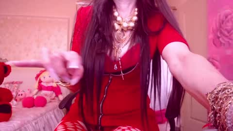 Cerise online show from 02/26/25, 12:38