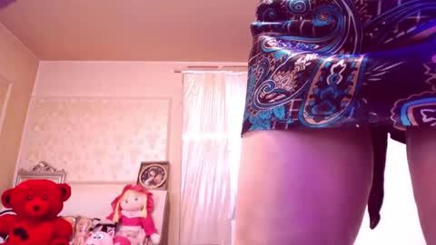 Cerise online show from 09/17/25, 11:28