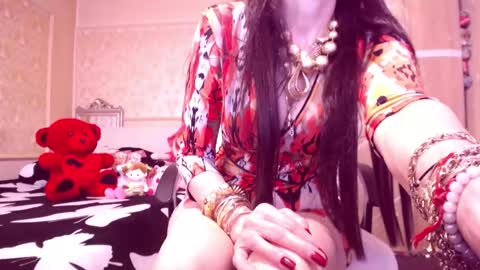 Cerise online show from 11/14/25, 12:42