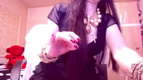 Cerise online show from 06/21/26, 12:46