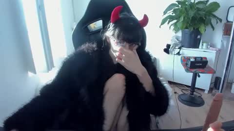 Snapshot of ceriselapine chatting on 09/27/25, 07:24 CeriseLapine online show from 09/27/25, 07:24