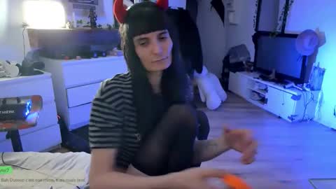 Snapshot of ceriselapine chatting on 11/10/25, 11:04 CeriseLapine online show from 11/10/25, 11:04