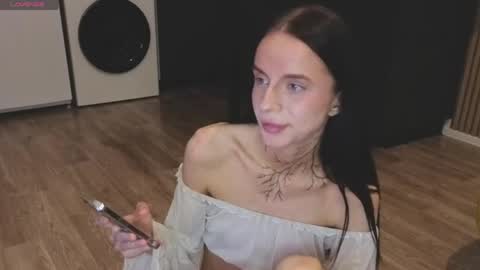 Snapshot of ceserisisi chatting on 04/19/26, 10:56 Livia online show from 04/19/26, 10:56