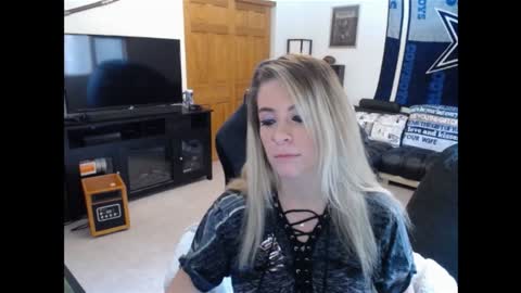 Snapshot of cessprinn chatting on 12/26/24, 03:42 Marie online show from 12/26/24, 03:42