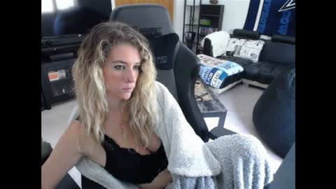 Marie online show from 01/23/25, 04:37