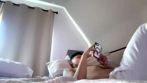 Snapshot of cezarthebreeder chatting on 03/17/26, 12:04 cezarthebreeder online show from 03/17/26, 12:04