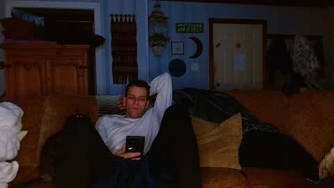 Snapshot of cguffey2284 chatting on 01/05/25, 05:09 cguffey2284 online show from 01/05/25, 05:09