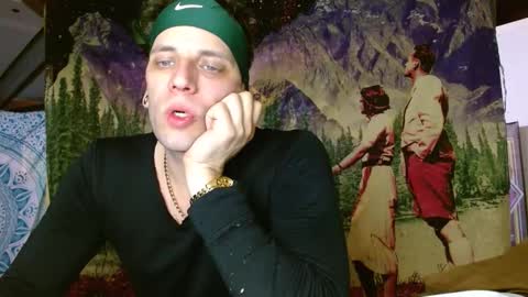 Snapshot of cguffey2284 chatting on 01/16/25, 04:07 cguffey2284 online show from 01/16/25, 04:07