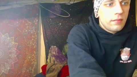 Snapshot of cguffey2284 chatting on 01/25/25, 11:43 cguffey2284 online show from 01/25/25, 11:43