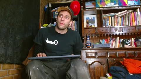 Snapshot of cguffey2284 chatting on 03/07/25, 01:20 cguffey2284 online show from 03/07/25, 01:20