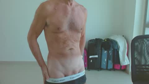 Snapshot of ch400 chatting on 12/17/24, 09:39 ch400 online show from 12/17/24, 09:39