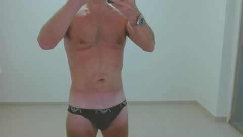 Snapshot of ch400 chatting on 01/06/25, 01:52 ch400 online show from 01/06/25, 01:52